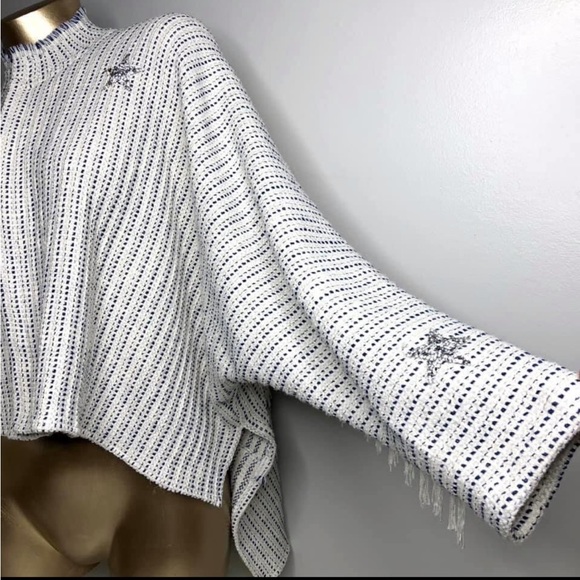 Lucia’s Sarto White and navy fringe sweater jacket with silver rhinestone stars - Picture 10 of 13